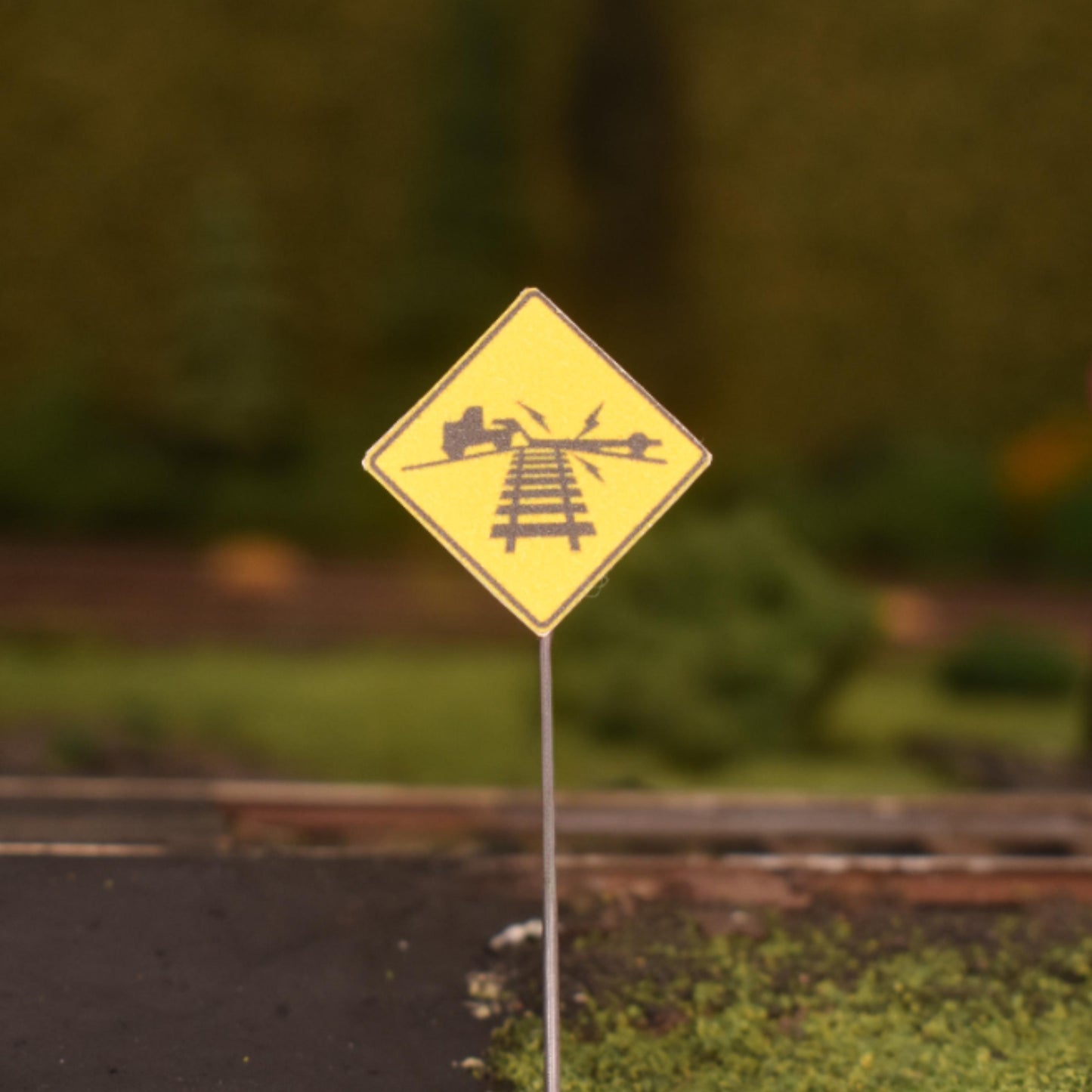 O Scale - Low Ground Clearance Graphic - 4 Pack -Metal Pole