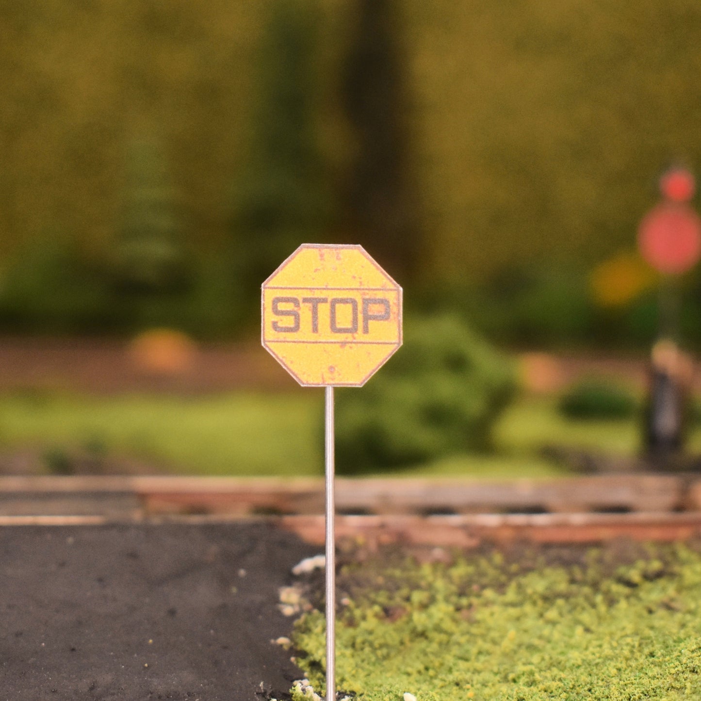 S Scale - Yellow Stop Sign - Horizontal - 4 Pack - Choice of Poles
