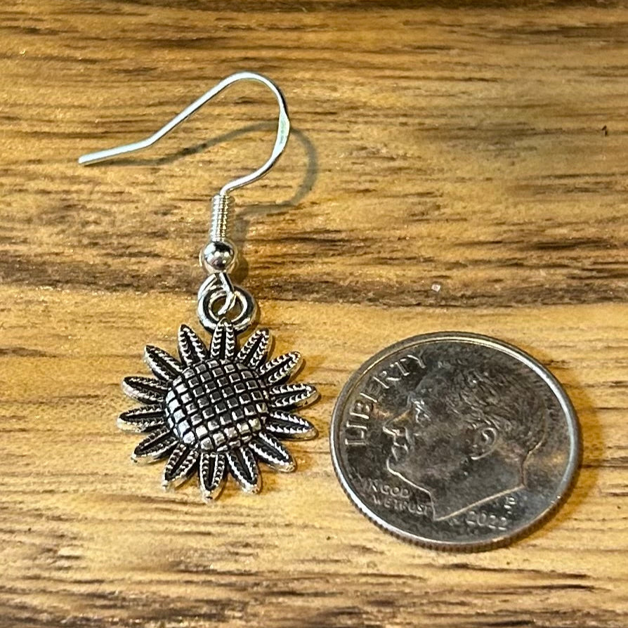Silver Sunflower Drop Earring – Nature-Inspired Jewelry for Plant Lovers