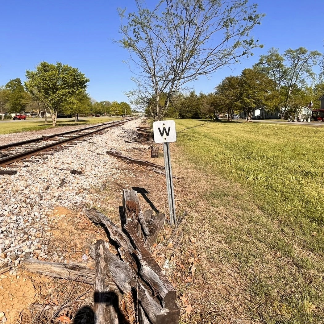 HO Scale - Whistle Sign - 4 pack