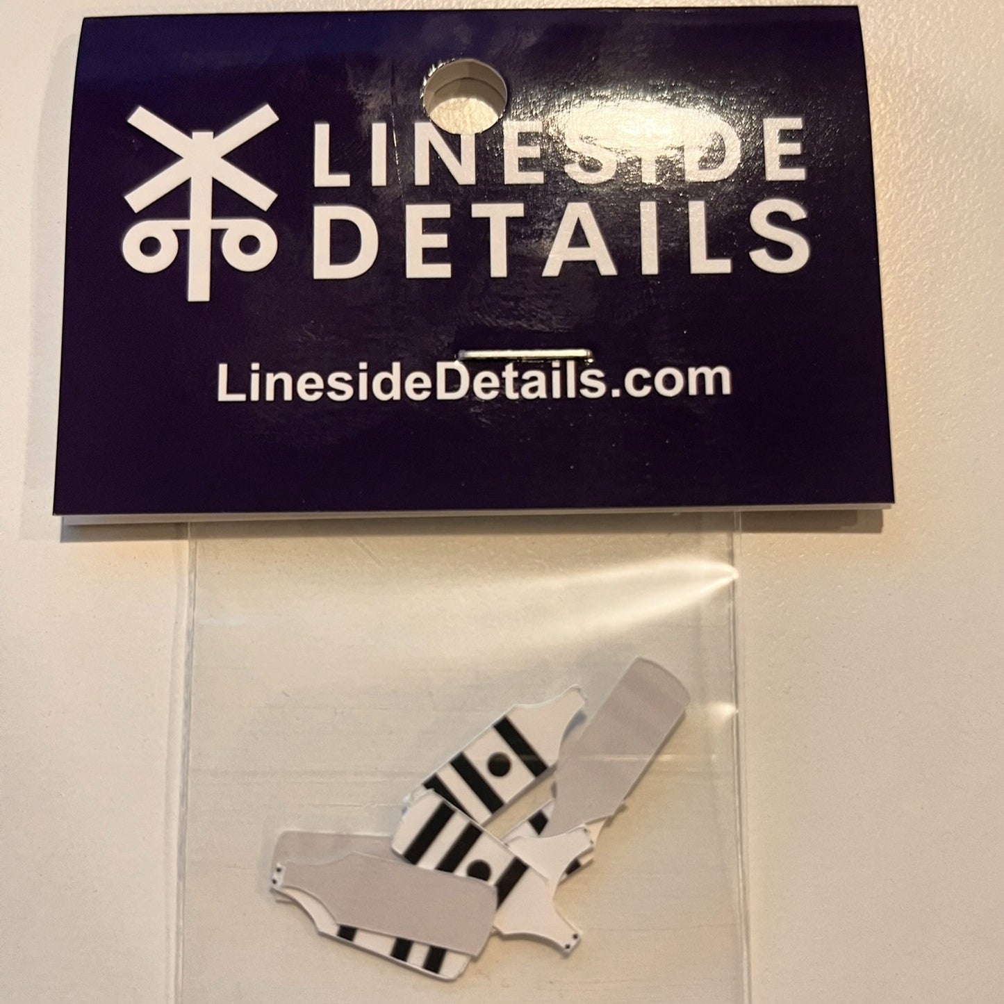 HO Scale - Southern Railway Whistle Post - 4 Pack