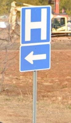 HO Scale - Hospital Signs - 4 Pack -Metal Pole