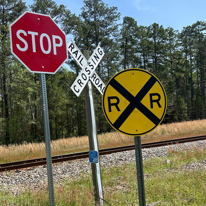O Scale - Railroad Crossing Warning Signs –  Choose Pole Type (4, 10, or 30-Pack)